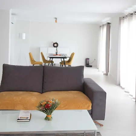 Rosco Apartment